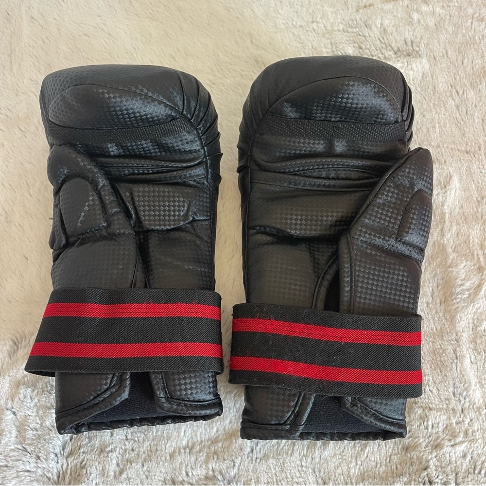 Child Youth Small Taekwondo Martial Arts Hand SPARRING GLOVES Gear Pad Black - Picture 3 of 7